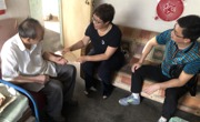 公司党委开展慰问老党员活动